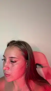 ScarletVelvetX's Live Chat Room