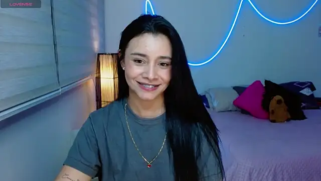 IsoldeReyes' Live Chat Room