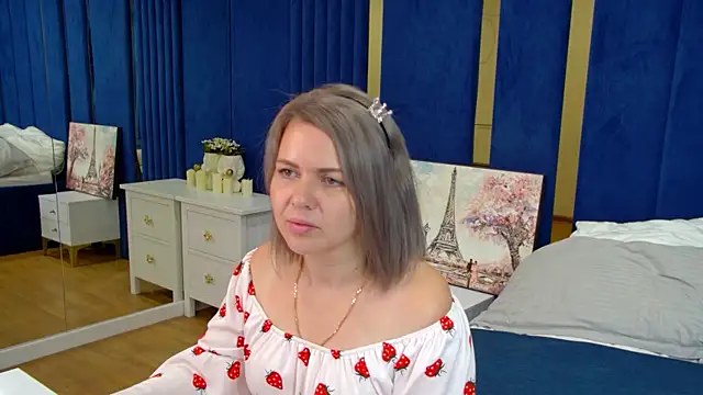 AdeleRavelle's Live Chat Room