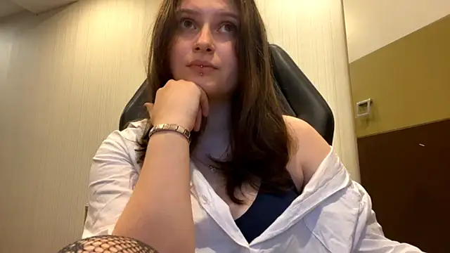 Chat soba uživo modela MnemonicSimplism