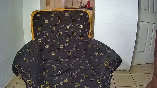 GoldenPussyXOXO's Live Chat Room