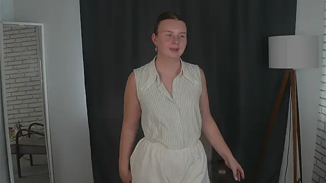 IsobelBoderick Adlı Modelin Canlı Sohbet Odası