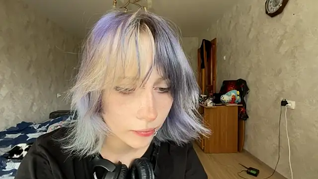 Shinecirtus22's Live Chat Room