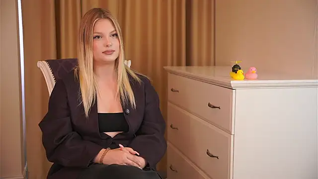 KoriHeeney's Live Chat Room