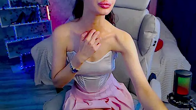 EmiliSkyy Adlı Modelin Canlı Sohbet Odası
