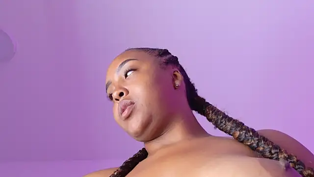 evangelineebleane's Live Chat Room