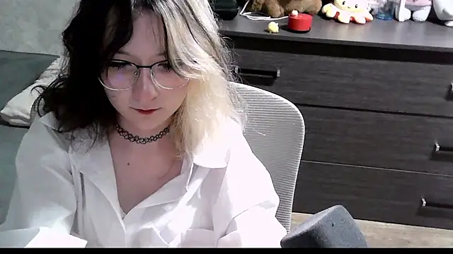 Živá chatovací místnost Lilfain_baby