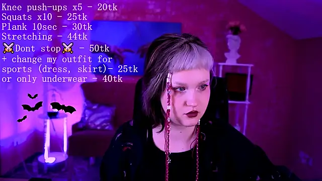 ViolettWoods' Live Chat Room
