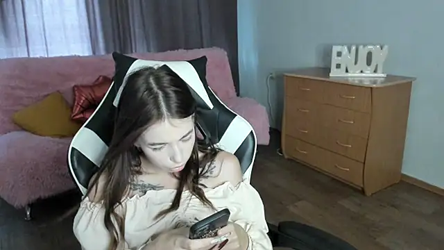 MiniModel Chat Room in diretta