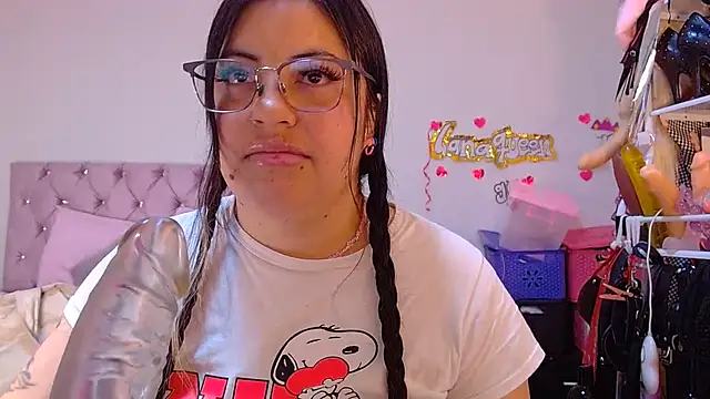 lanaqueen699's Live Chat Room