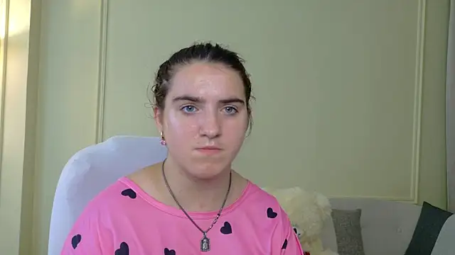 AnnaKimburli's Live Chat Room