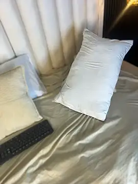 Aprilrose_'s Live Chat Room