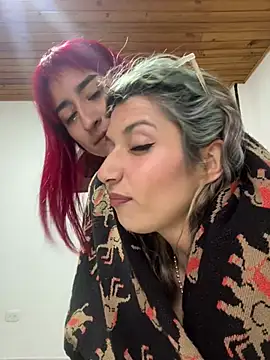 Isabella_varella- Adlı Modelin Canlı Sohbet Odası