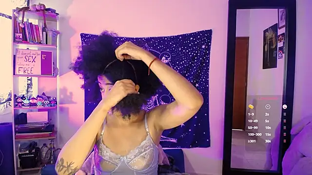 ela_0 Adlı Modelin Canlı Sohbet Odası