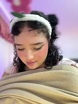 hinata_dolly Adlı Modelin Canlı Sohbet Odası