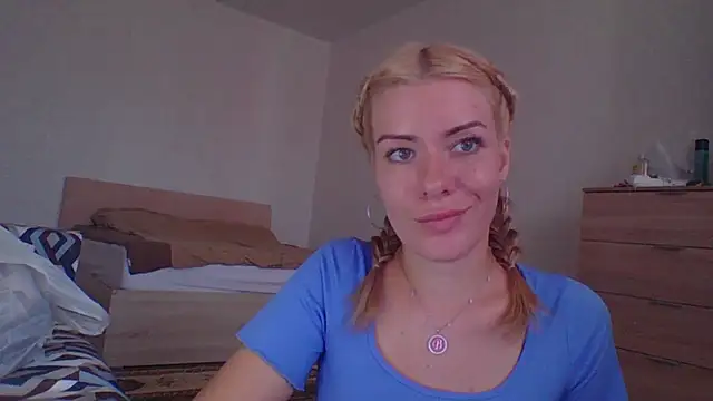 Softy_Aura_ Adlı Modelin Canlı Sohbet Odası