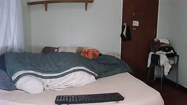 غرفة دردشة XxxPlumieSweetxxX المباشرة