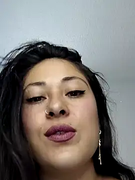 Chat soba uživo modela LisbethMoore_
