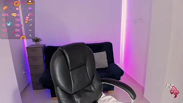 emilly_smith_1's Live Chat Room