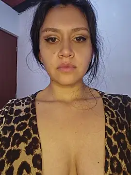 lombarlana-89's Live Chat Room