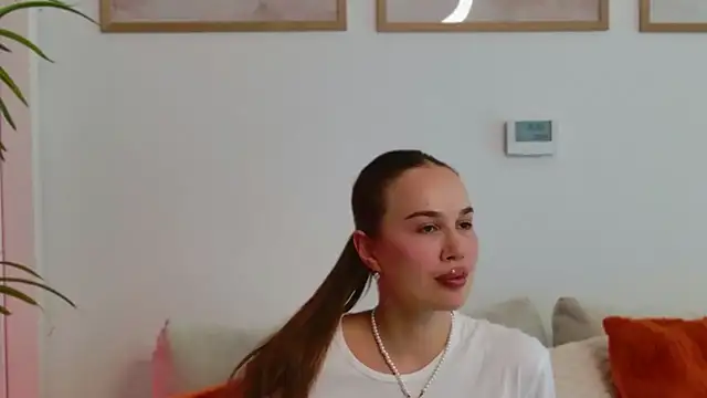 GoddessRoxana: δωμάτιο απευθείας συνομιλίας