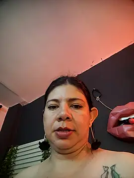 kinky_momm: δωμάτιο απευθείας συνομιλίας