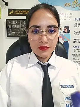 MAYE__13 Adlı Modelin Canlı Sohbet Odası
