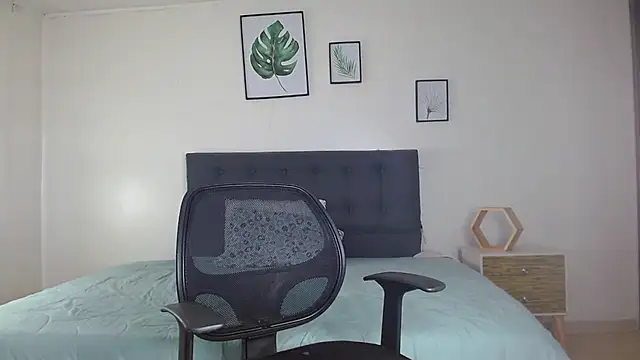 samanthachop Adlı Modelin Canlı Sohbet Odası