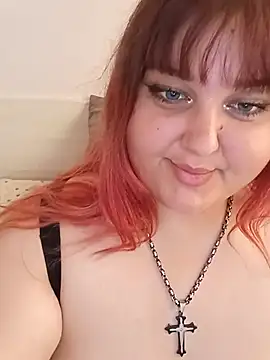 _-FOXYY-_'s Live Chat Room