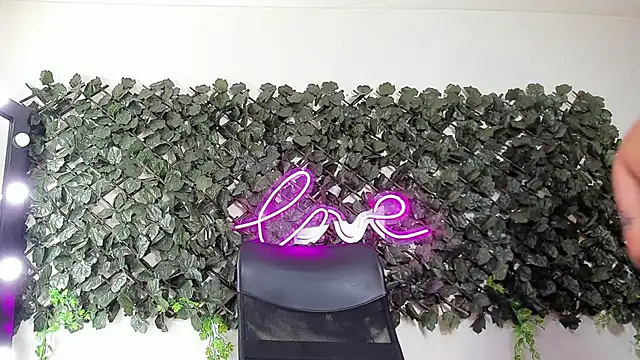 DestinyHills' Live Chat Room