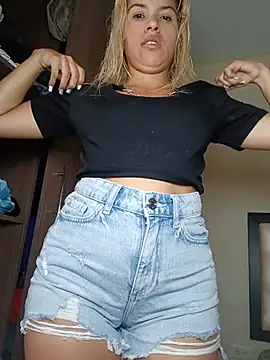 חדר צ'אט בשידור חי של Barbiie_98