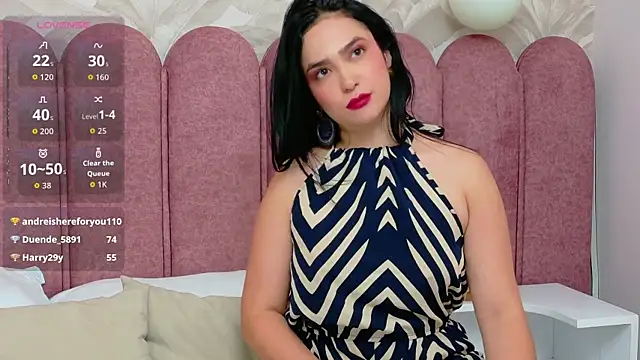 Laurent-Rose Adlı Modelin Canlı Sohbet Odası