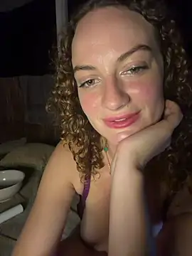 CurlyChloe's Live Chat Room