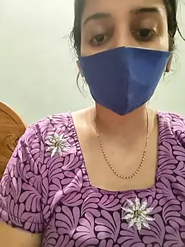 Tamil_shalini Adlı Modelin Canlı Sohbet Odası