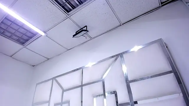 Živá chatovací místnost ZoeWan69