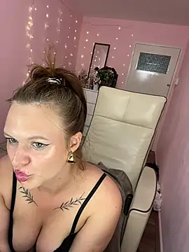חדר צ'אט בשידור חי של SweetLikaaa