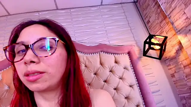 חדר צ'אט בשידור חי של stephaniesun_
