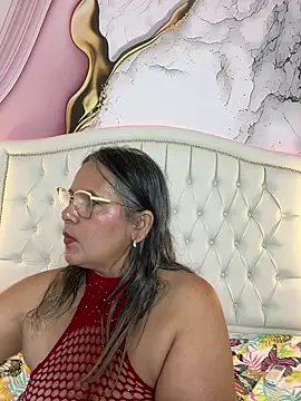 Lucy_Milf_474 live-chat rom