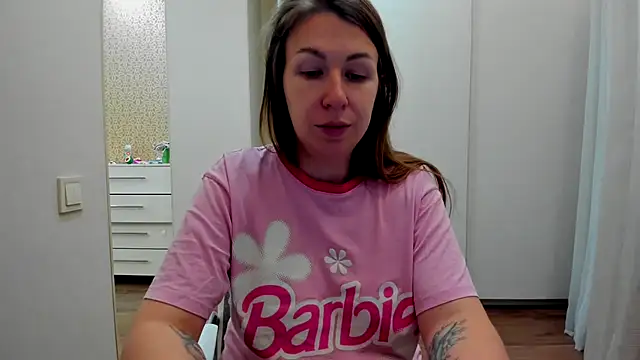 PregnantEva – live chatrum