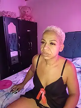 summer_nightt_ Adlı Modelin Canlı Sohbet Odası