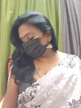 Meera_mia Adlı Modelin Canlı Sohbet Odası