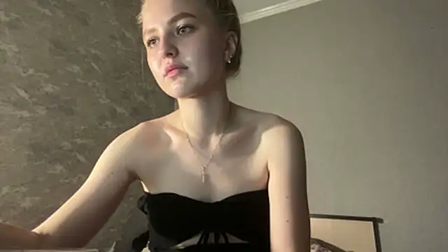 CatrinaRingquist Adlı Modelin Canlı Sohbet Odası