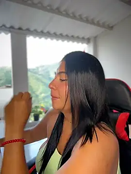 bunnysamy Adlı Modelin Canlı Sohbet Odası