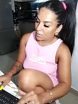 hot-babygirl Adlı Modelin Canlı Sohbet Odası