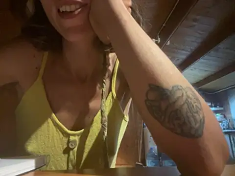 חדר צ'אט בשידור חי של magicnipple