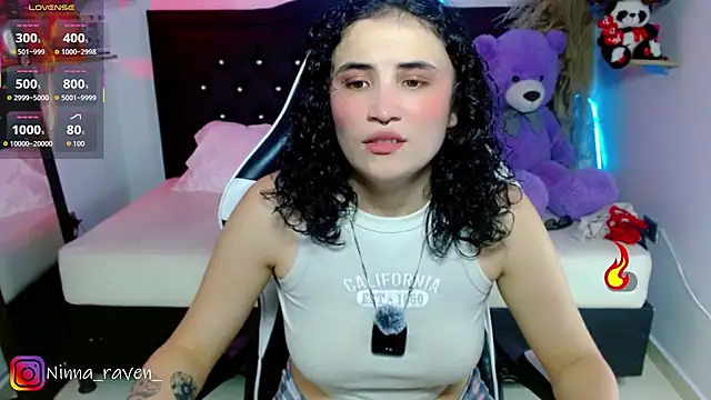 Ninna_ravenn's Live Chat Room