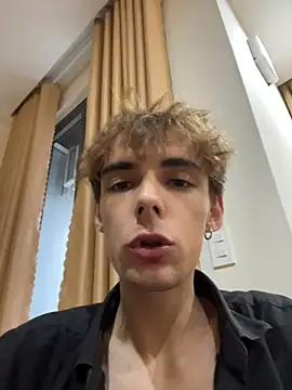 YourLucius Live Chatraum