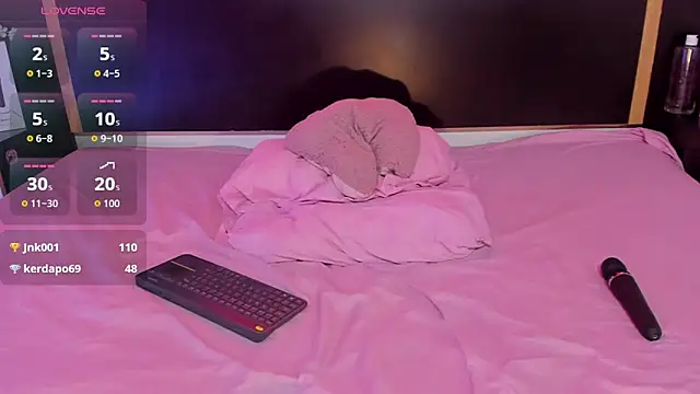 emma_ayala's Live Chat Room
