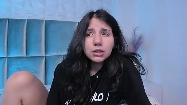 HollyPeach 现场聊天室