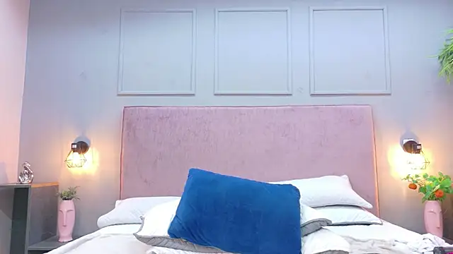 Busty_Zay 现场聊天室